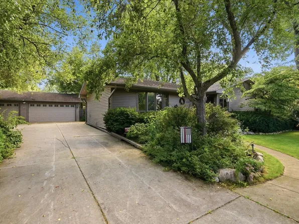 10405 W Ford Ave, Beach Park, IL 60099