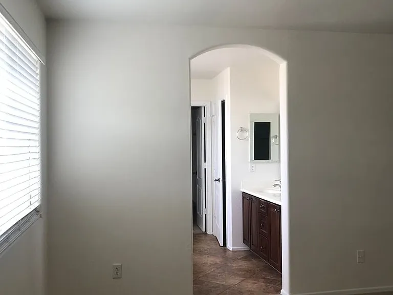 14666 W Mauna Loa Ln — Photo 34