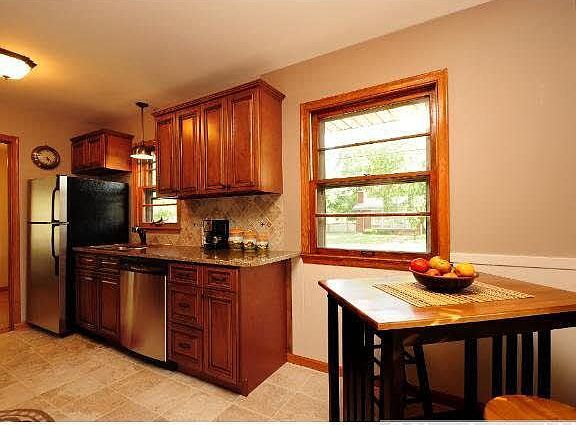 4th image of 6244 Harriet Avenue