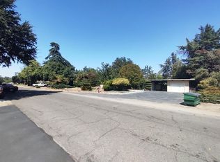 5833 E Park Circle Dr, Fresno, CA