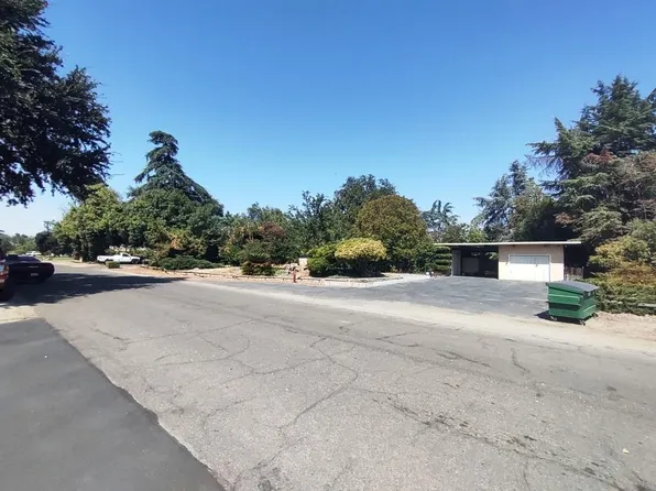 5833 E Park Circle Dr, Fresno, CA 93727