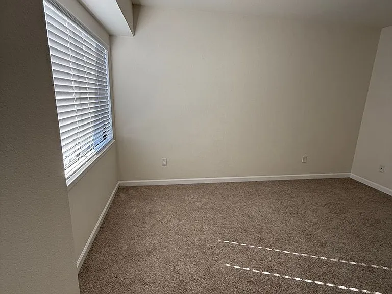 422 Occidental Cir — Photo 13