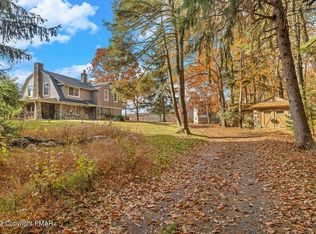 233 Rock Ridge Rd, Mount Pocono, PA 18344