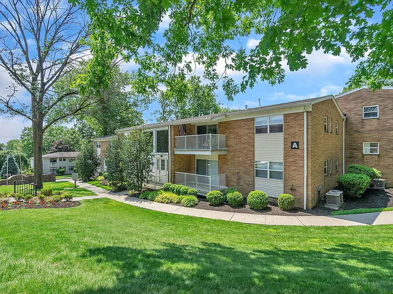 Eagle Rock Apartments at North Plainfield — Photo 19