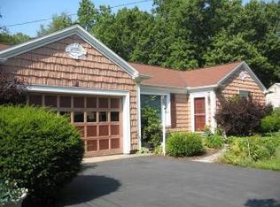 21645 Riviera Dr, Fairview Park, OH 44126