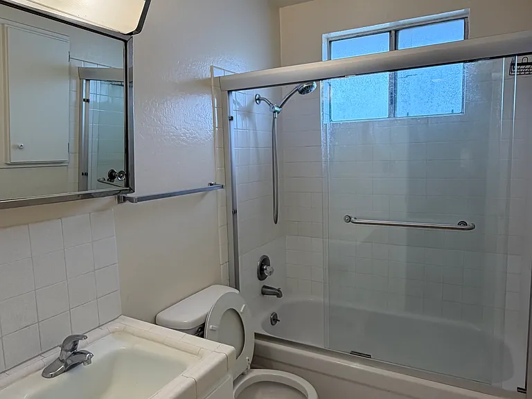 640 Serramonte Blvd #10 — Photo 7