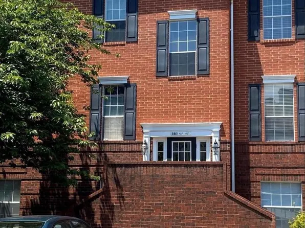 660 Gateway Dr SE Unit 111, Leesburg, VA 20175