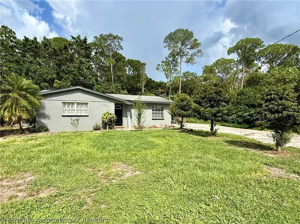 221 Serenade Dr, Lake Placid, FL 33852