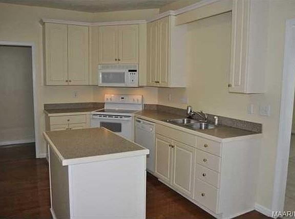 5th image of 9431 Broadleaf Dr