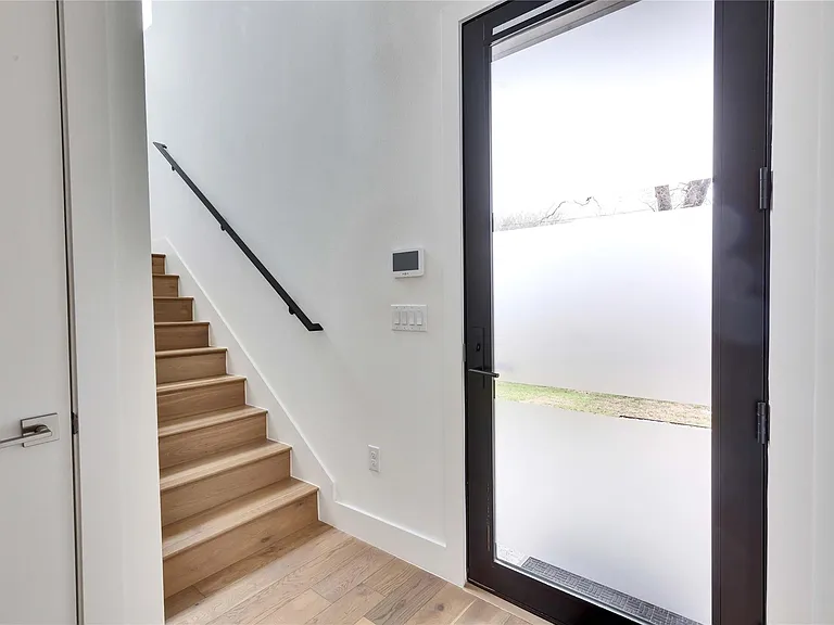 2509 Euclid Ave — Photo 4