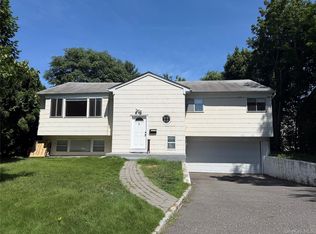 5 ELM Street, Great Neck, NY 11021