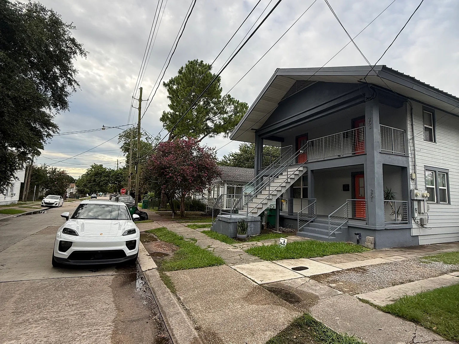 255 Papworth Ave — Photo 4