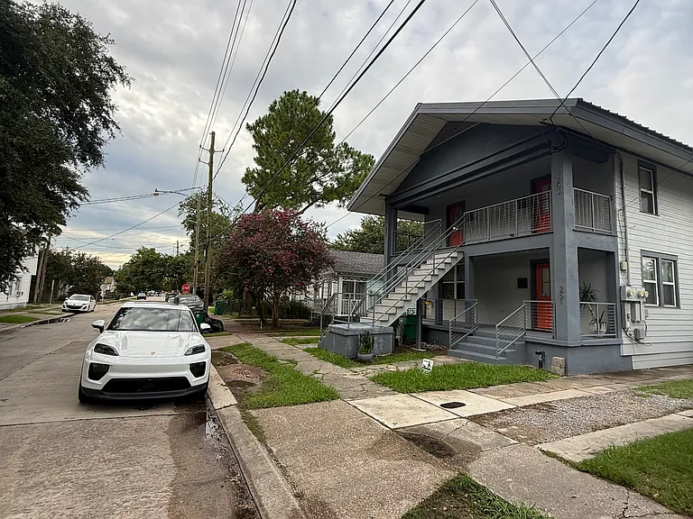 255 Papworth Ave — Photo 4
