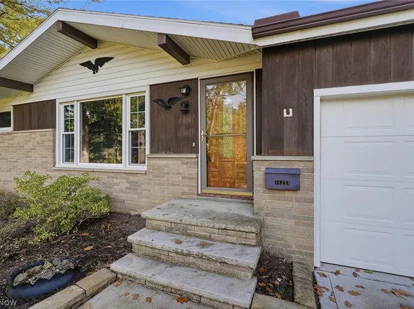 16233 Bennett Rd, North Royalton, OH 44133