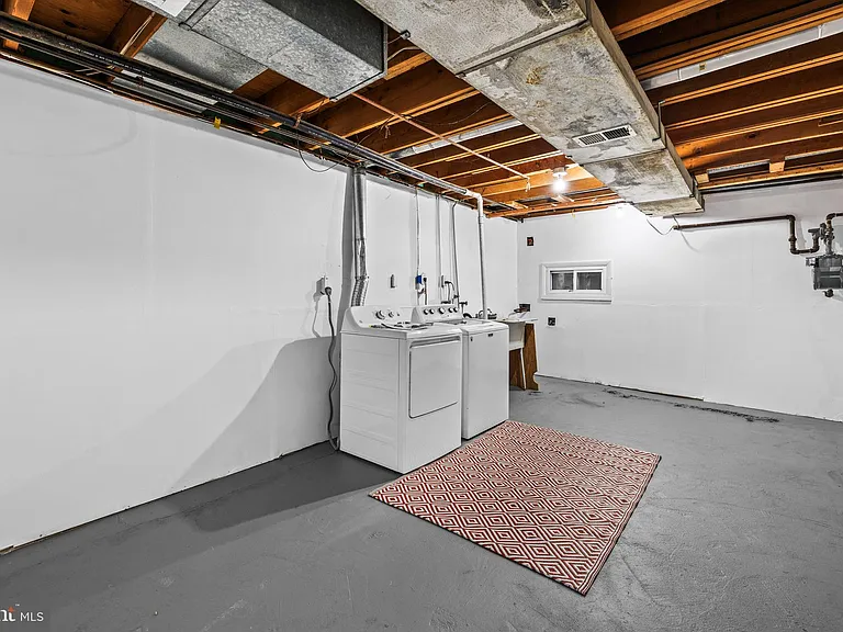1437 Towson St — Photo 22
