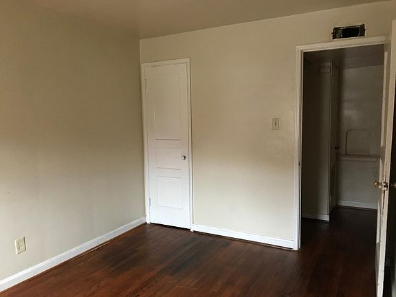 4th image of 2416 Losantiville Ave APT 1