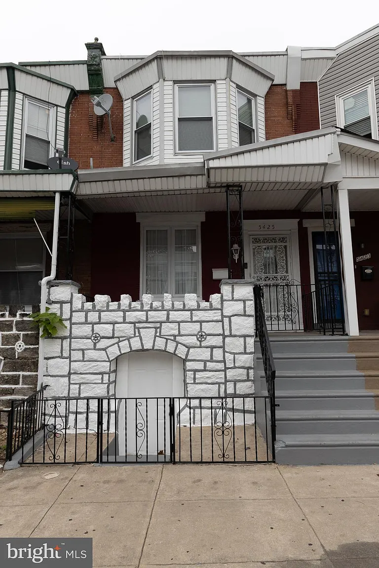 5425 Race St photo 1