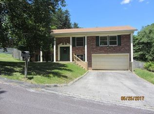 1720 Westview Dr, Imperial, MO 63052