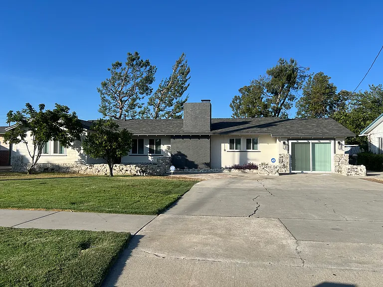 4243 Monroe St — Photo 3