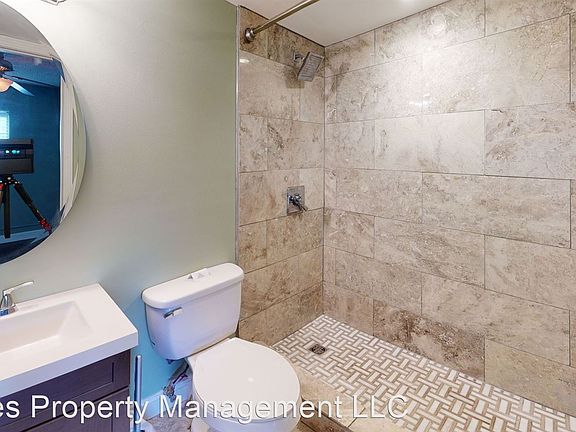 3rd image of 510 14th St APT 206