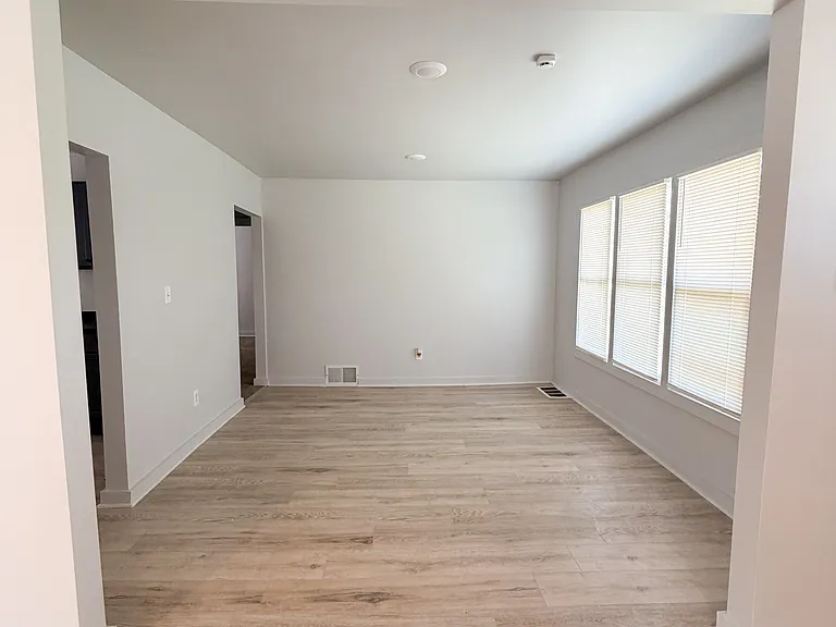 13395 Maiden St — Photo 3