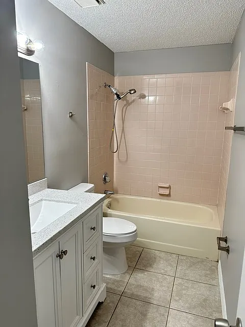 2 bed, 950 sqft, $1,450 — Photo 4