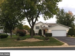2198 Schoolmaster Dr, Chaska, MN 55318