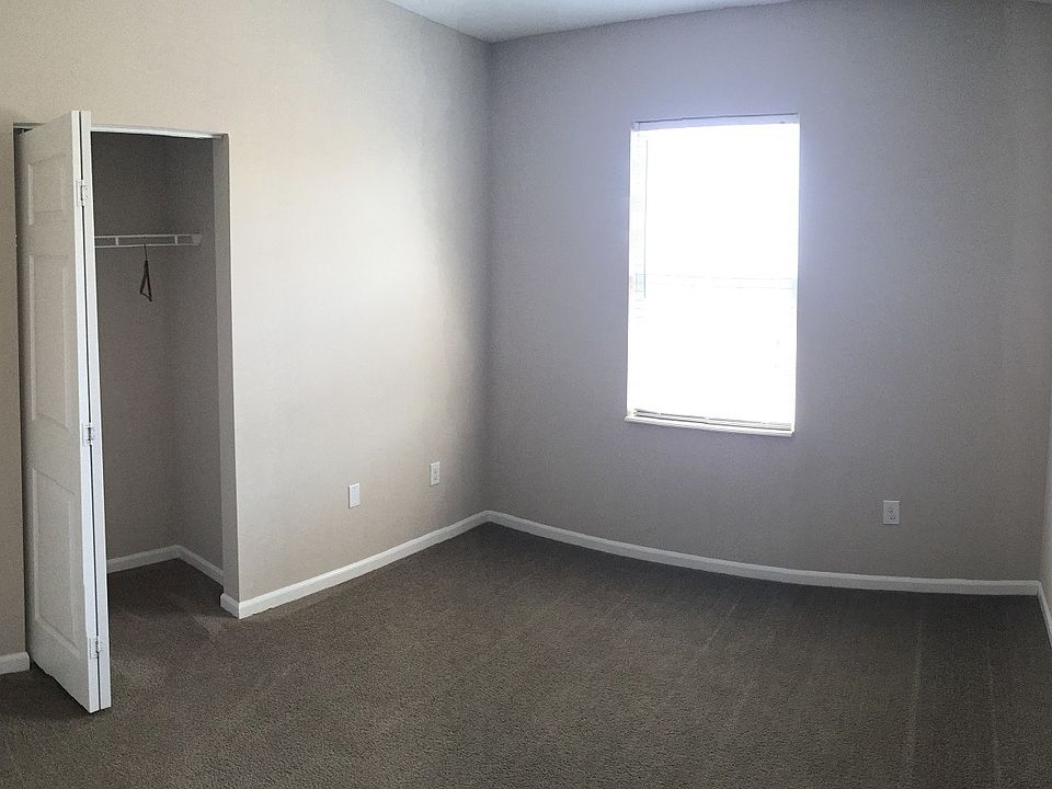 2nd image of 1545 Gage St