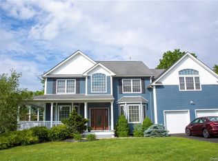 9 Grand View Ter, Chester, NY 10918