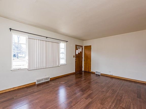 4th image of 2809 Eshcol Ave
