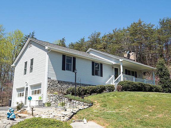 3rd image of 74 Belle Crest Ln