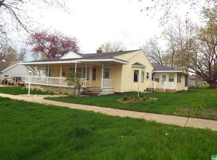 809 8th Ave, Sibley, IA 51249