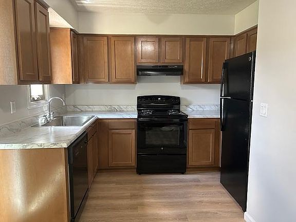 3rd image of 1607 Park Place Dr