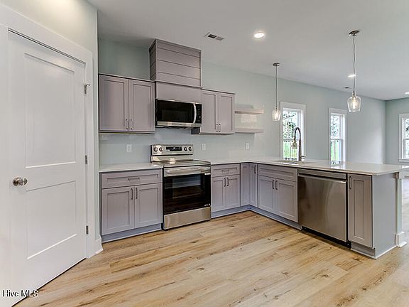 4th image of 439 Factory Road