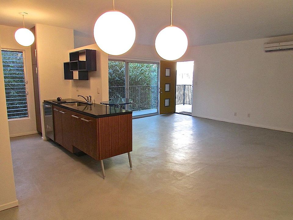 Kitchen / Living / Balcony