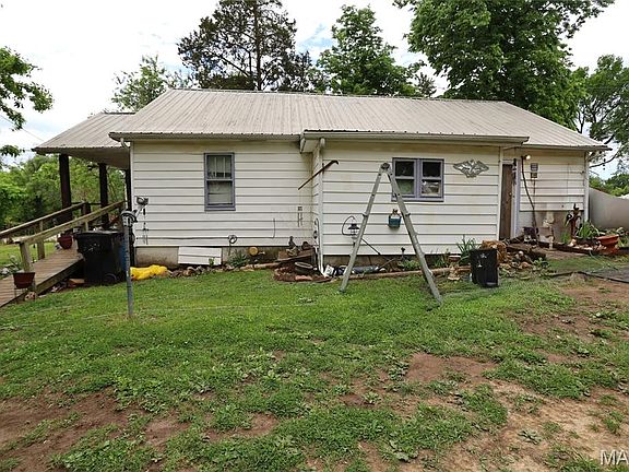 3rd image of 602 W Main St
