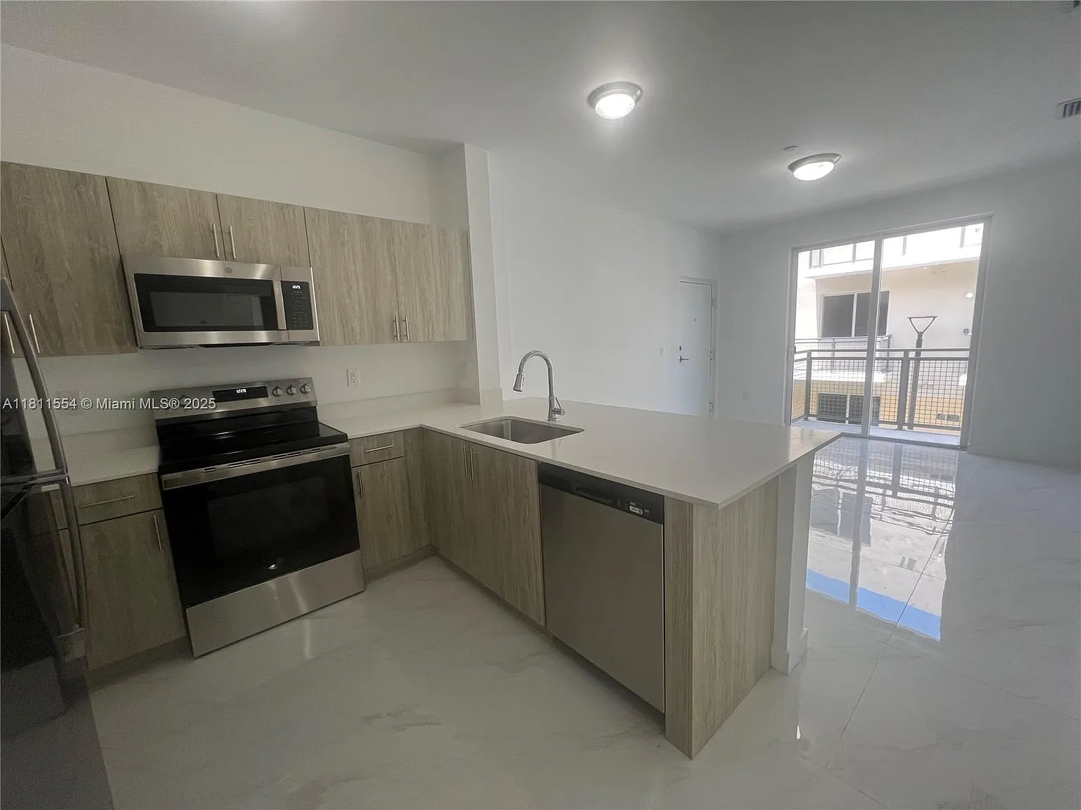 Tamiami City Sec B Rev — Photo 2