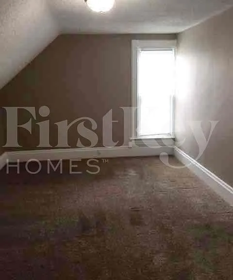 306 N Union St — Photo 8