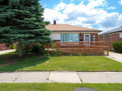 18180 Buckhannon St, Roseville, MI, 48066