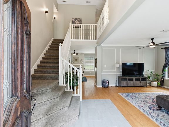 4th image of 3528 Creekside Ct