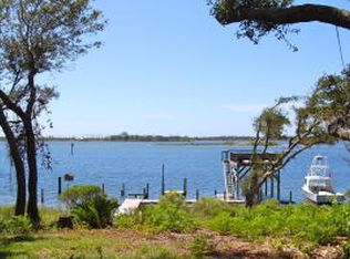 511 Miracle Strip Pkwy, Mary Esther, FL 32569