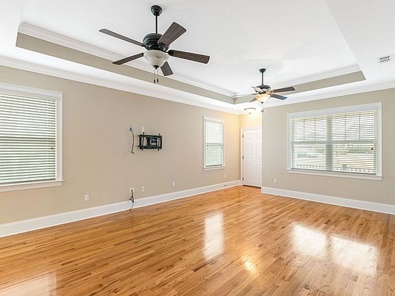 5th image of 3026 Adiron Way