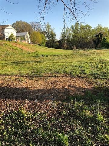 1st image of 326 Clover Ave
