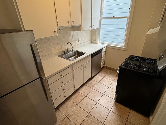 5th image of 2385 California St APT 14