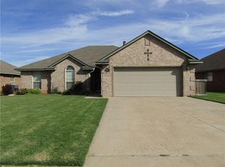 1209 W Churchill Way, Mustang, OK 73064