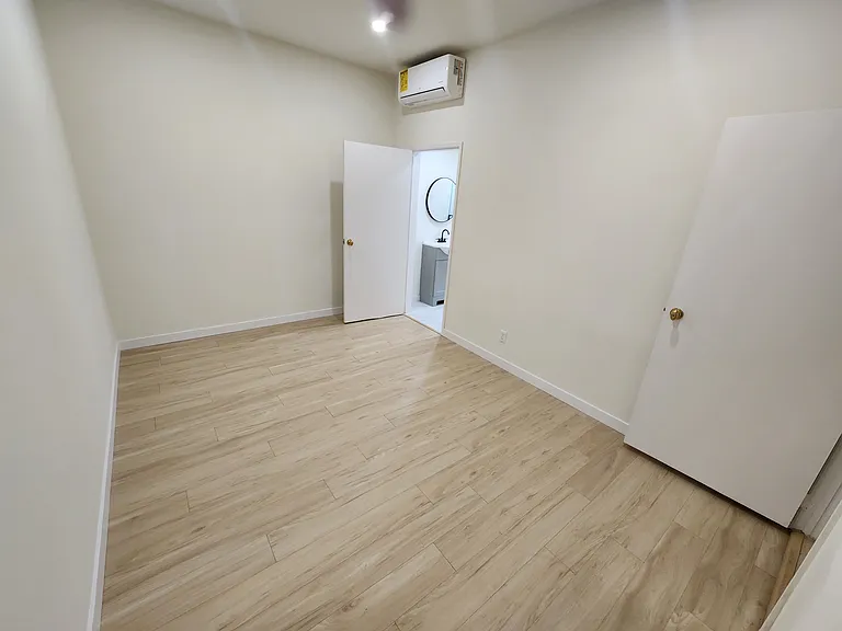 737 N Ridgewood Pl #1/2 — Photo 14