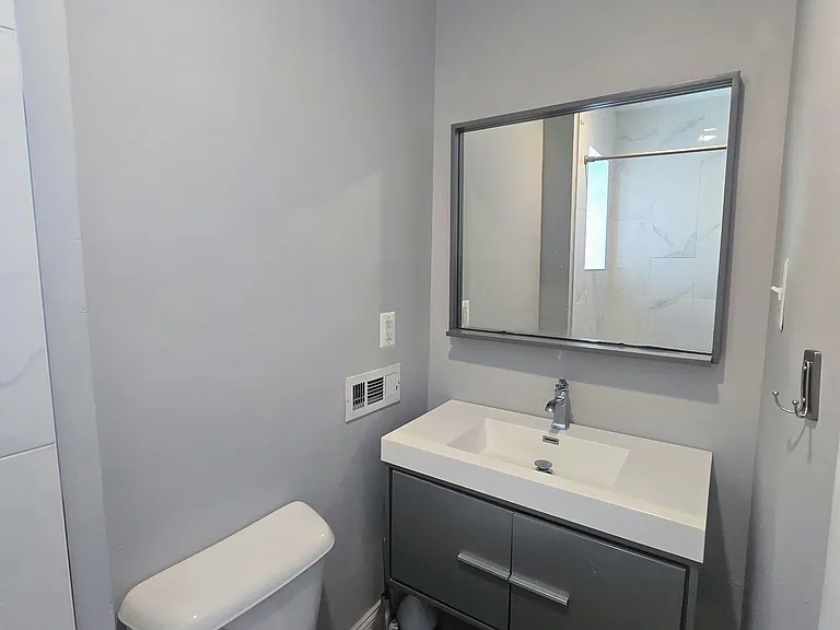 2432 S Hutchinson St — Photo 23
