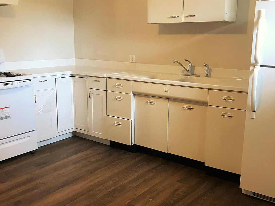 Fresh, bright, new Kitchen. New flooring. New windows. New stove.
