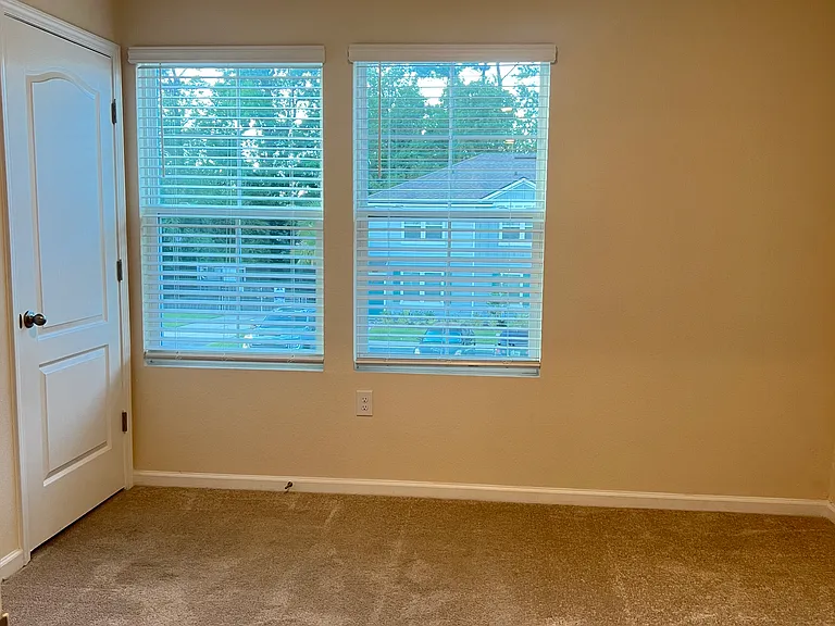 939 Rotary Rd — Photo 16