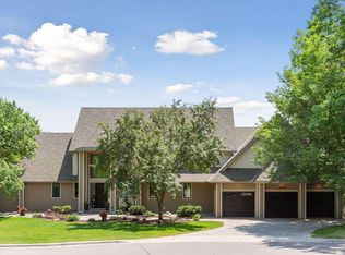 13933 Oakland Pl, Minnetonka, MN 55305